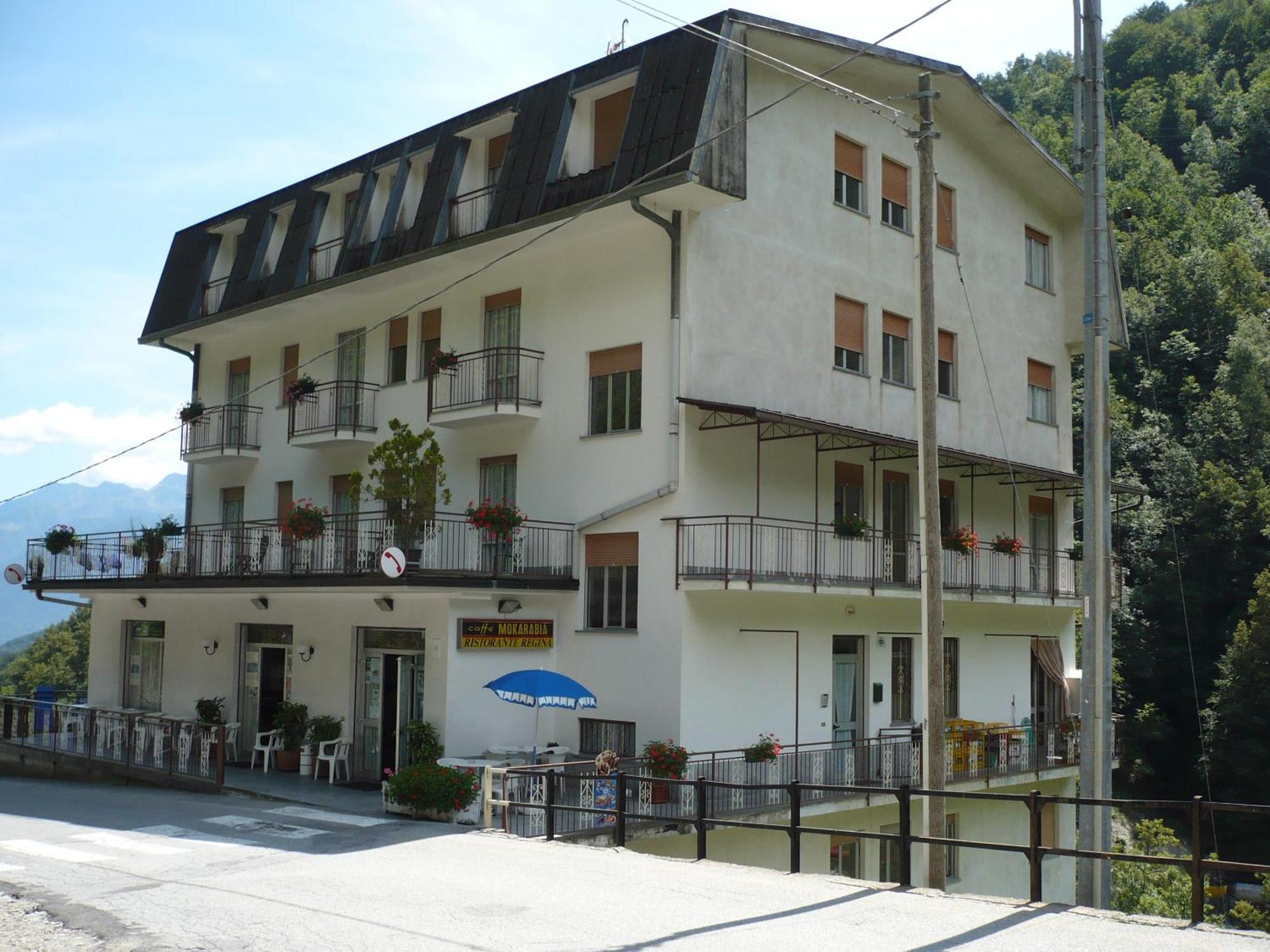 Albergo Ristorante Regina 보그난코 외부 사진